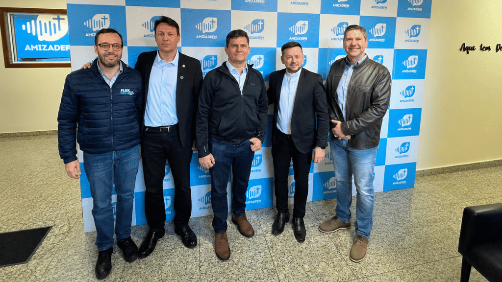 Sergio Moro participa de entrevista na Rádio Amizade FM