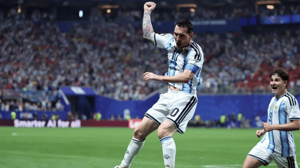 Jogadores da Argentina comemoram a classificação para a final da Copa do Mundo de 2026.