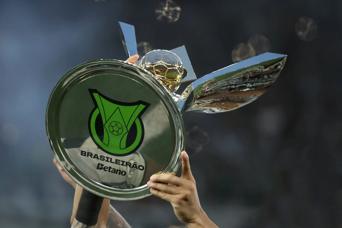 Taça do Campeonato Brasileiro Série A durante o retorno da competição.