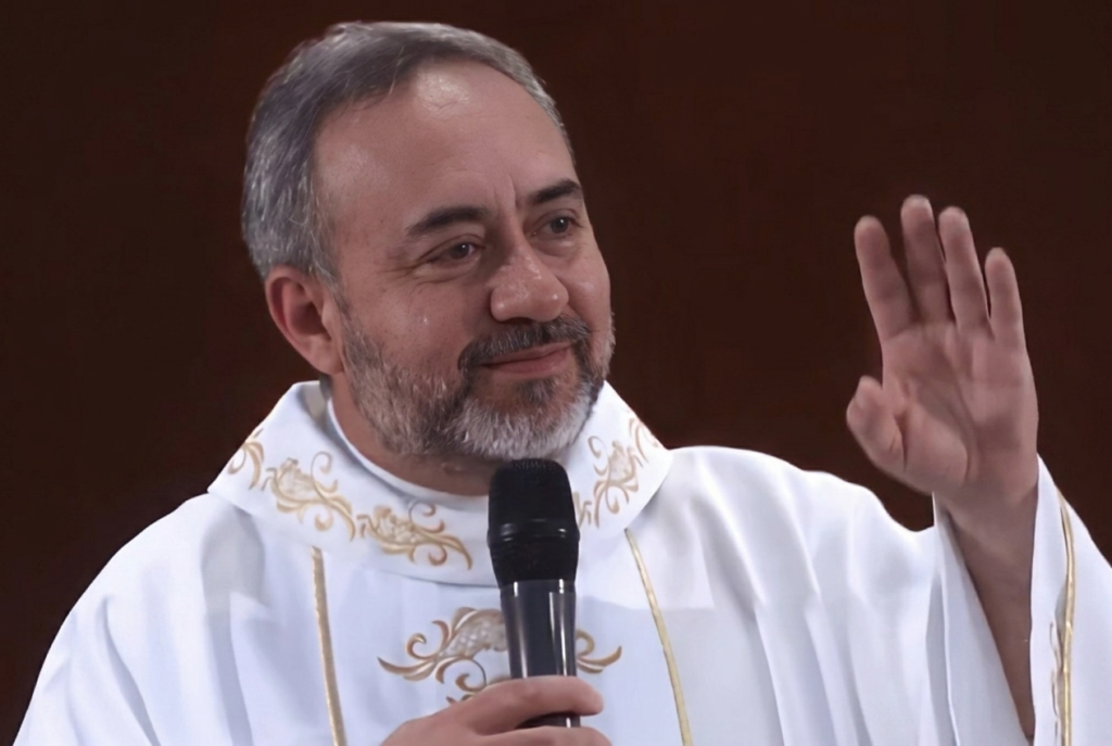 Frei José Aparecido Tosta durante celebração na Paróquia São Francisco de Assis, em Umuarama