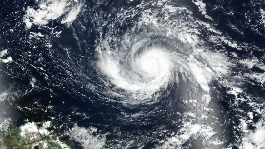 Nuvens carregadas associadas à formação de ciclones no Sul do Brasil.