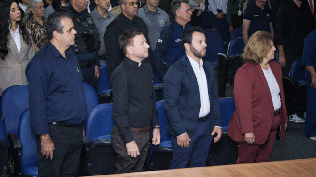 25º BPM celebra 172 anos da Polícia Militar com entrega de medalhas em Umuarama