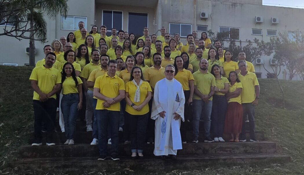 Equipes de Nossa Senhora fazem retiro em Umuarama