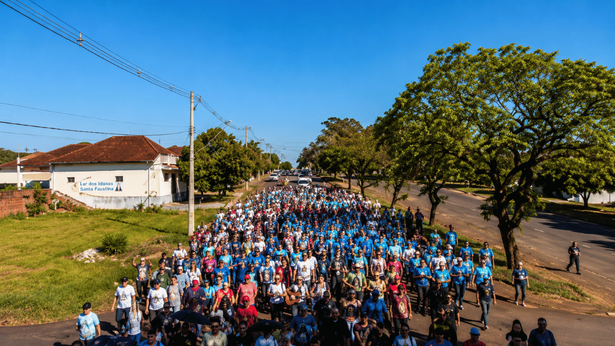 Caminhada do Santo Terço reúne fiéis em Umuarama