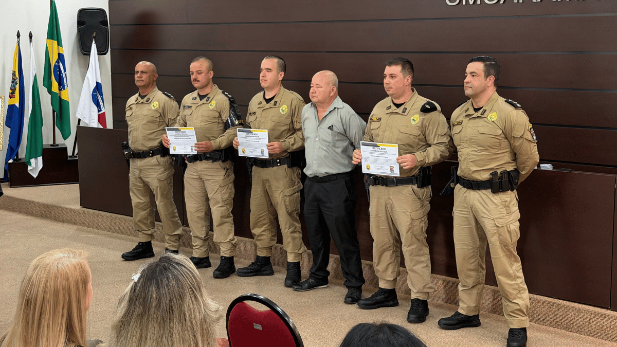 25º BPM celebra promoções em solenidade em Umuarama