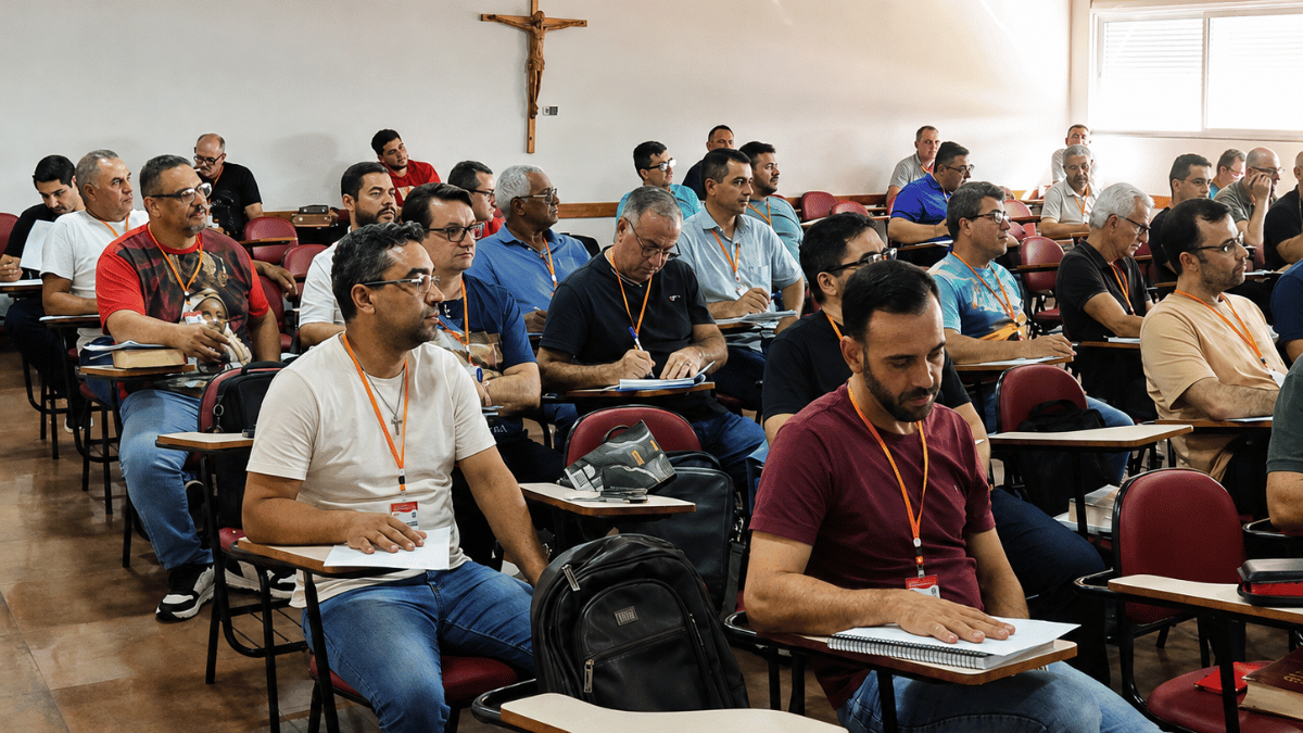 Escola Diaconal Diocesana promove formação em Umuarama