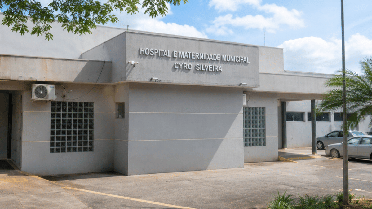 Paciente ameaça equipe médica com faca em Iporã