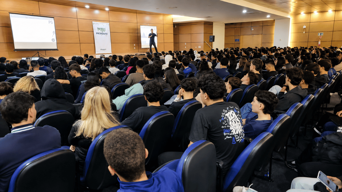 Estudantes de Umuarama se preparam para as provas do Enem 2026