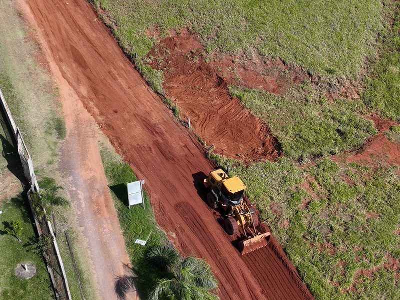 Estrada Primavera é readequada em Umuarama