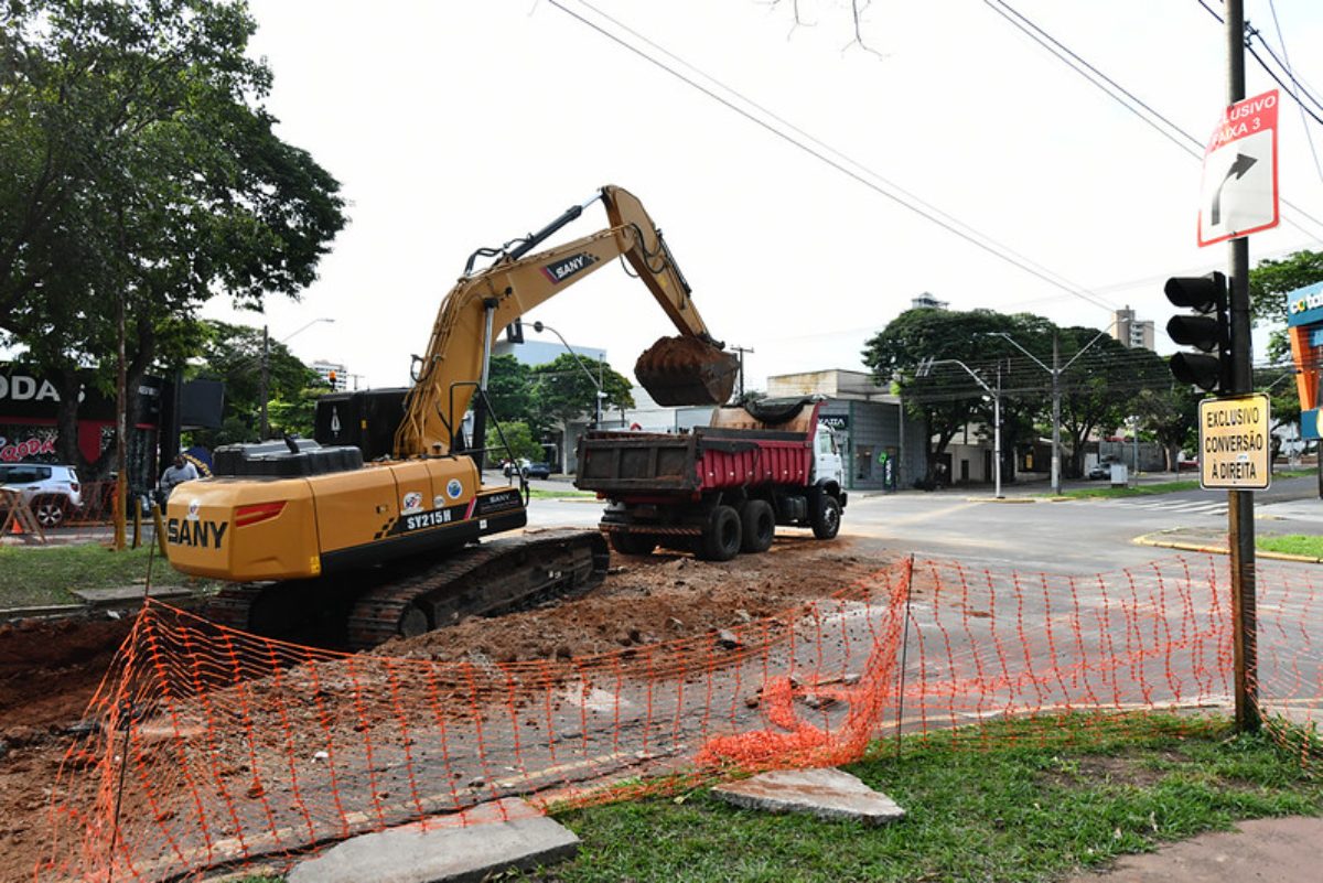 Drenagem libera parte da Castelo Branco em Umuarama