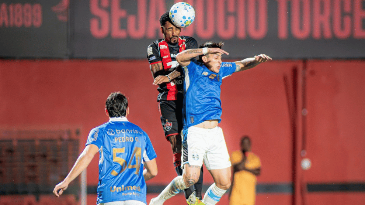 Vitória vence o Grêmio no Barradão e se afasta do Z4