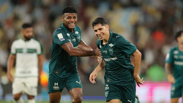 Fluminense 4 x 0 Coritiba: Savarino faz três no Maracanã