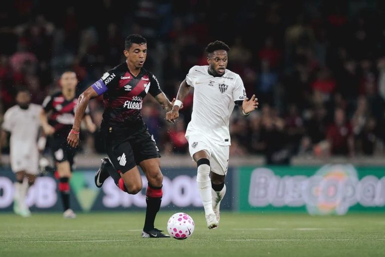 Athletico-PR 2 x 2 Atlético-MG: Galo empata nos acréscimos