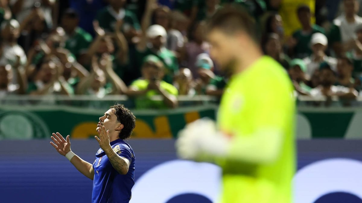 Mauricio, do Palmeiras, comemora gol contra o Red Bull Bragantino pelo Brasileirão